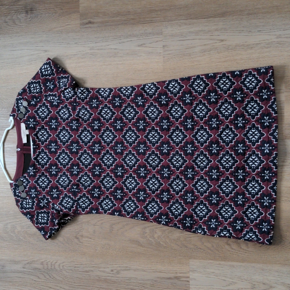LOFT Burgundy+Navy Jacquard Shift Dress In Size 0 - Picture 3 of 6
